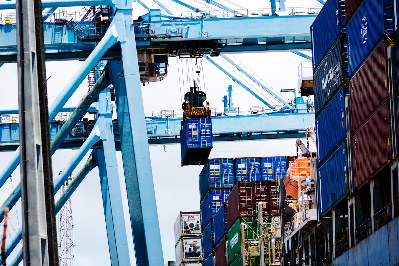 unloading freight